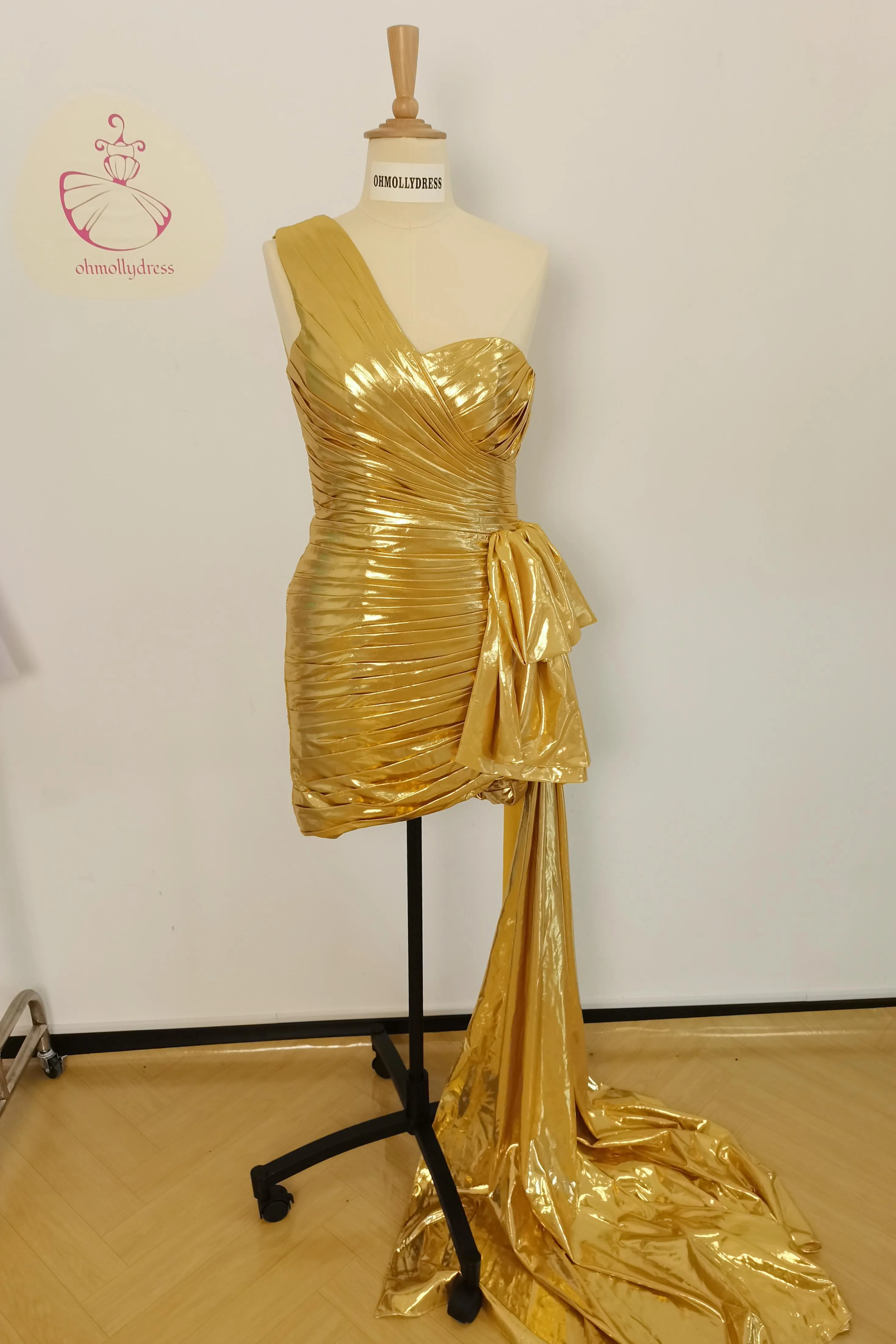 Green One Shoulder Ruched Short Dress with Shawl