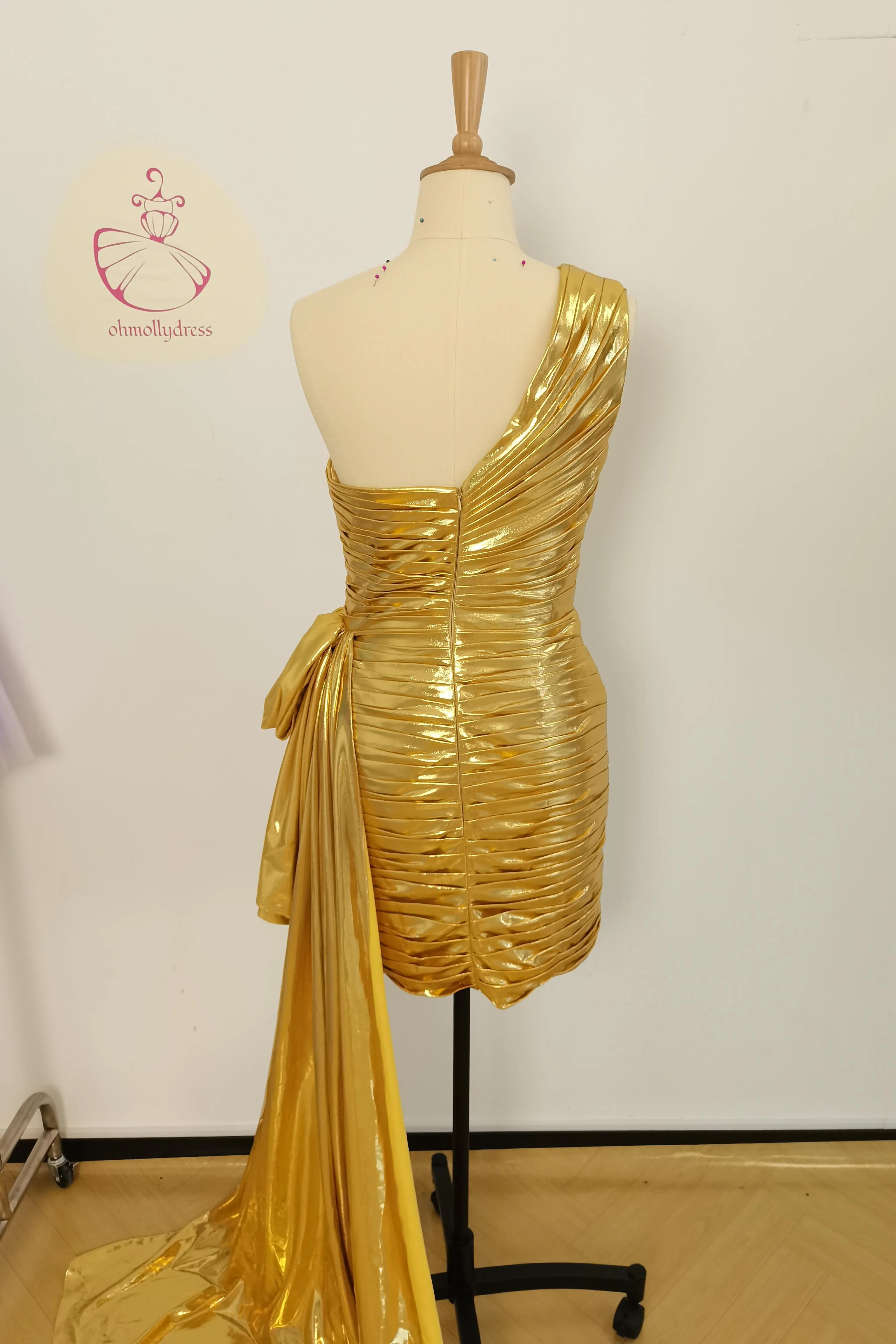 Green One Shoulder Ruched Short Dress with Shawl