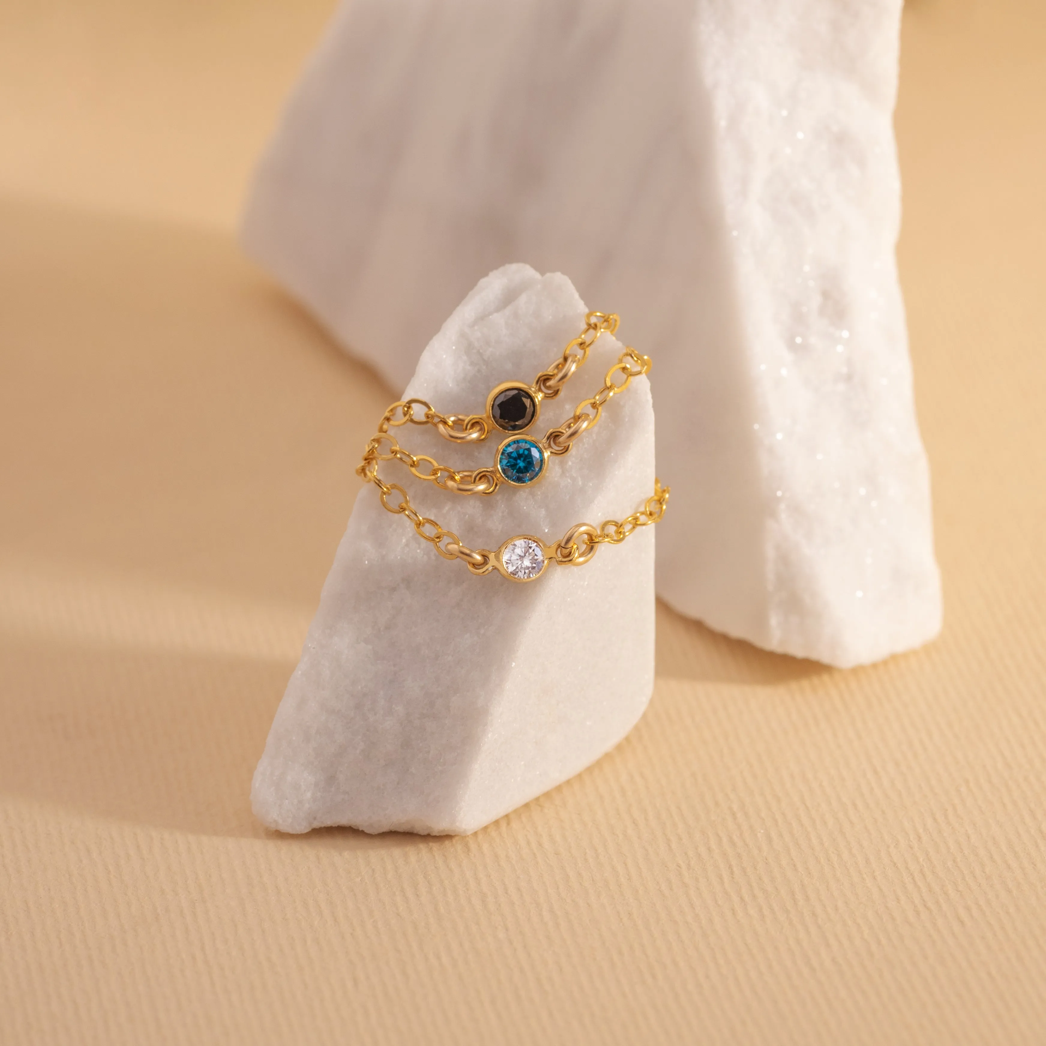 Mini Chain Black Bezel Ring
